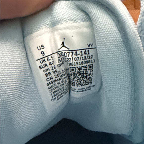 Women's Air Jordan 1 Low - Picture 7 of 7